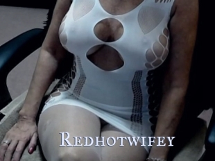 Redhotwifey